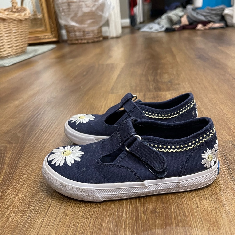 Keds - Picture 3 of 5